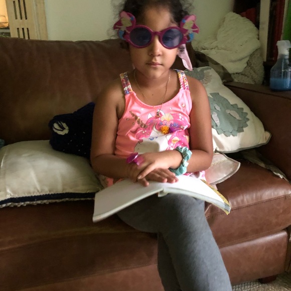 Meet your Posher, Andrea - Picture 4 of 4